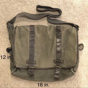 Canvas messenger bag